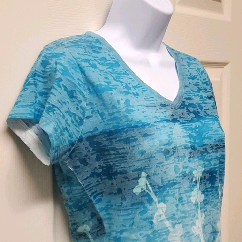 The North Face V neck short-sleeved shirt